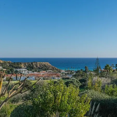 Casa Palmeiras, Luxury