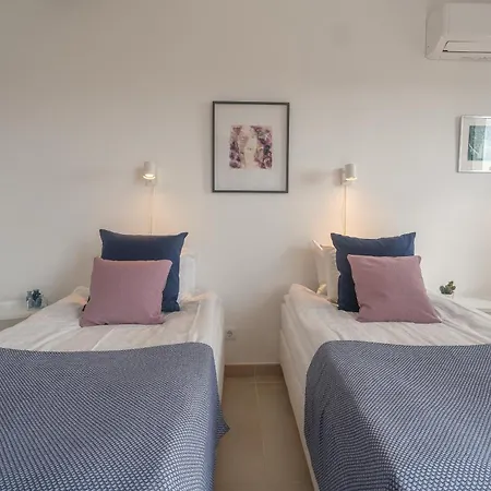 Casa Palmeiras, Luxury