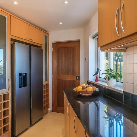 Casa Palmeiras, Luxury * Luz